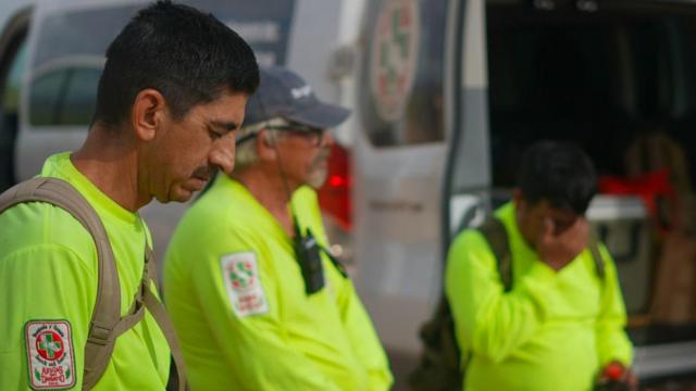 Antescasas de aposta com saque via pixentrar no desertocasas de aposta com saque via pixSonora, os voluntários fazem uma oração