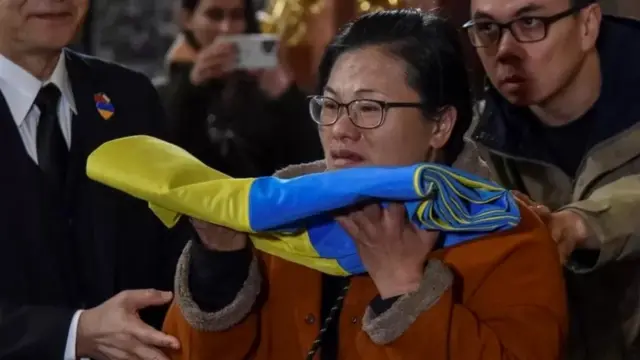 Mamake Tseng Sheng-guang alisafiri kuchukua mabaki ya mwanawe.