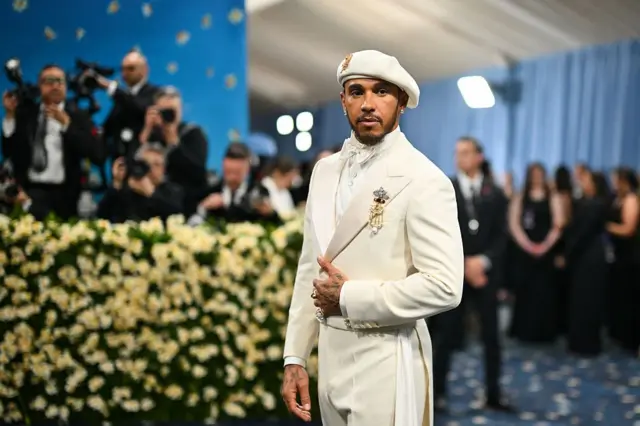 Lewis Hamilton en la Met Gala 2025