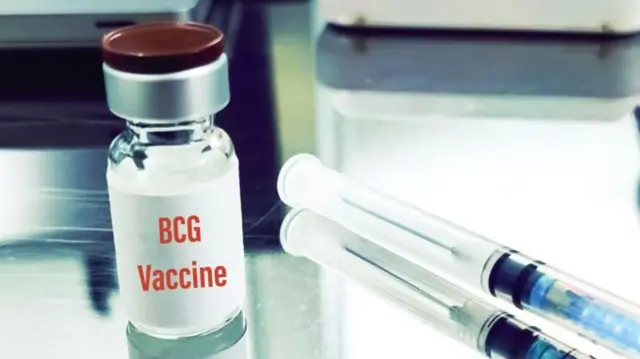 প্রতি বছর বাংলাদেশে গড়ে প্রায় ৪০ লাখ শিশুকে টিকা দেয়া হয়।