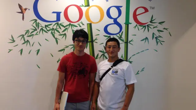 Япониядагы кыргыз ишкери Абазбек Өмүрзаков (оң тарапта)