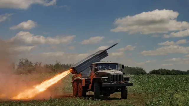 Sariq katta dick suratini soradi Xunuk ayol bilan anal jinsiy aloqada bolgan mobil porno videoni tomosha qiling