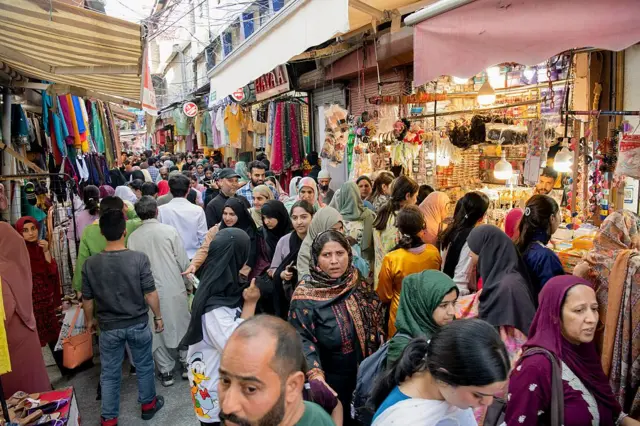 MARKET PAKISTAN