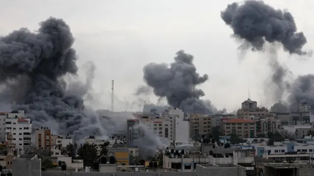 Fumaça saindosaque betsulprédiossaque betsulGaza