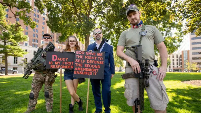 Activistas a favor del derecho a portar armas en EE.UU.