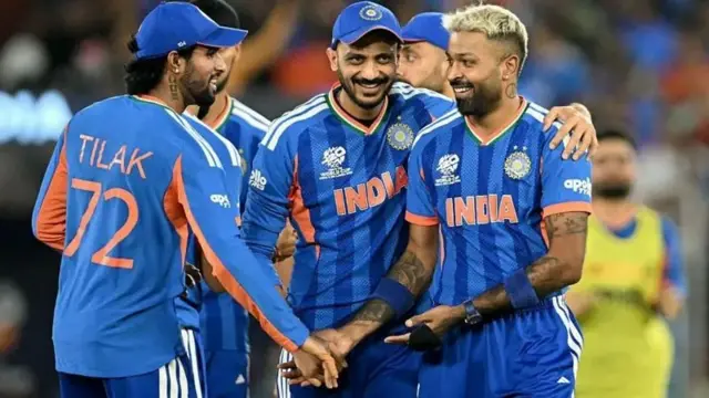 அக்சர் - பும்ரா அபாரம்:  நியூசிலாந்து ஐந்து விக்கெட்டுகளை இழந்தது