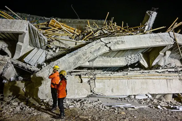 Estado del edificio derrumbado en el internado islámico Al Khoziny.