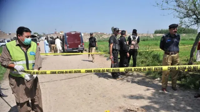 ధురంధర్, రహమాన్, బలూచిస్తాన్, క్వెట్టా, ల్యారీ, పాకిస్తాన్, నేర సామ్రాజ్యం, గ్యాంగ్ వార్