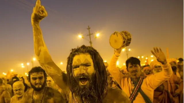 ভারতের কুম্ভ মেলায় প্রতিবছরই নাগা সন্ন্যাসীদের দেখা যায়