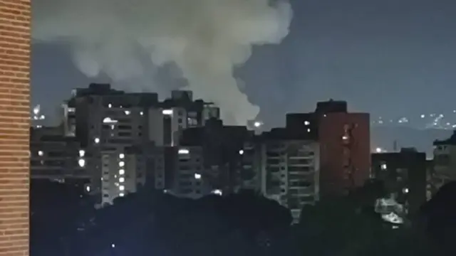 Ibisasu byatangiye kumvikana mu murwa mukuru Caracas mu rukerera rwo kuri uyu wa gatandatu