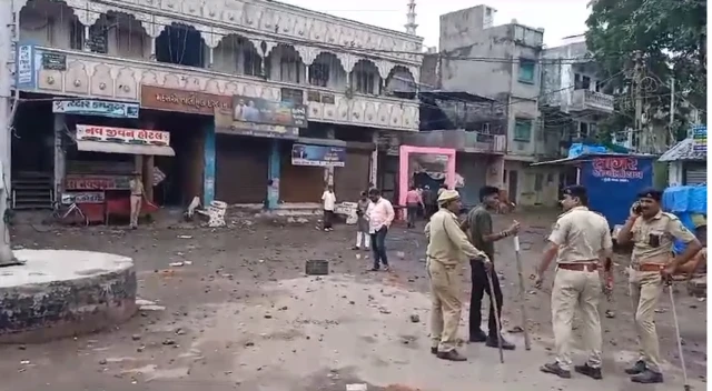 ઠાસરામાં પથ્થરમારો