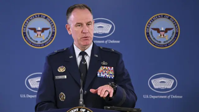 পেন্টাগনের প্রেস সেক্রেটারি এয়ারফোর্স ব্রিগেডিয়ার জেনারেল প্যাট রাইডার