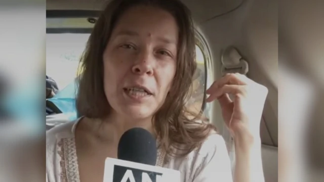 கர்நாடகாவில் மலைக் குகையில் இருந்து மீட்கப்பட்ட நீனா குடினா