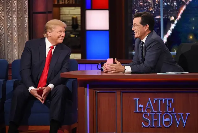 Donald Trump y Stephen Colbert en el set de el Late Show en 2015.