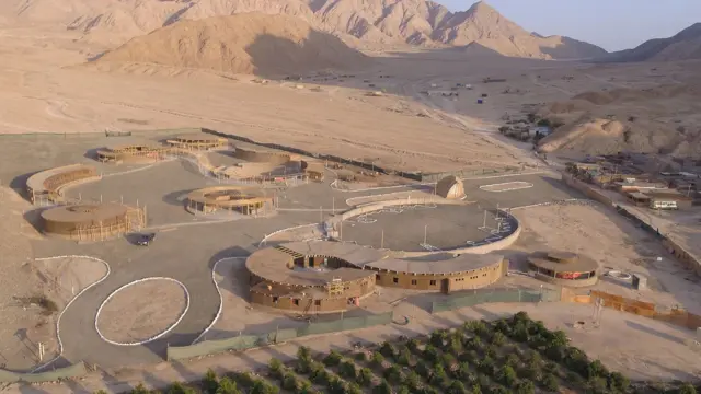 Розкопки Пеніко у пустелі