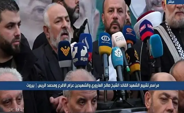 اعضای حماس که در لبنان مستقر هستند، در مراسم تشییع صالح العاروری، معاون دفتر سیاسی حماس شرکت کردند