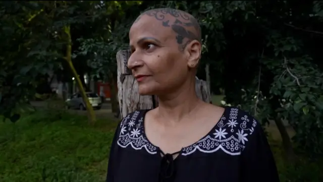 40 வயதில் முடியை இழந்து அழகிப் போட்டியில் வென்றவர்