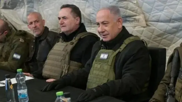 Falanqeeyaasha ayaa tilmaamaya in khilaafku salka ku hayo arrimo siyaasadeed