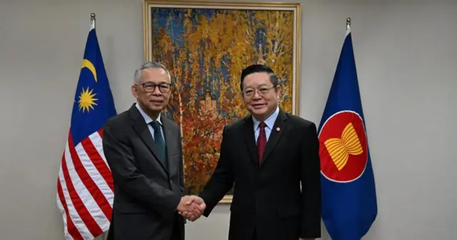 အာဆီယံအတွင်းရေးမှူးချုပ် နဲ့ အထူးကိုယ်စားလှယ် မြန်မာ့အရေးတွေ့ဆုံဆွေးနွေး 