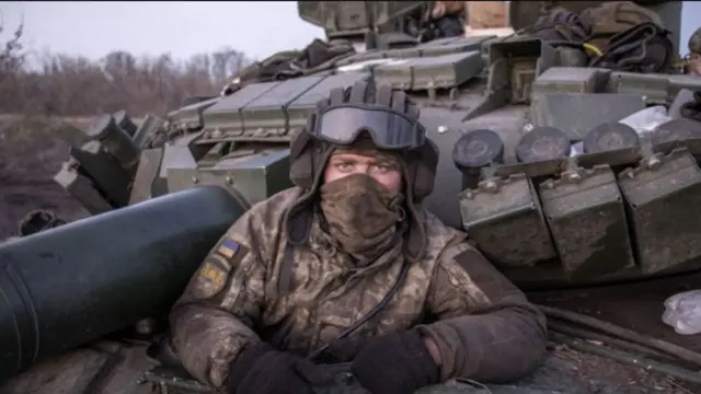 Танктар күжүрмөн аскер топторунун эң маанилүү бөлүгү бойдон калууда жана Украинанын Куралдуу күчтөрүндө танкка болгон муктаждык абдан жогору.