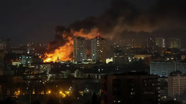 Ukrayna hükümeti ülke genelinde hava saldırısı uyarısı yayımladı. 