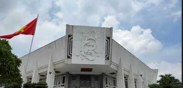 Bảo tàng mang biểu tượng một bông sen trắng