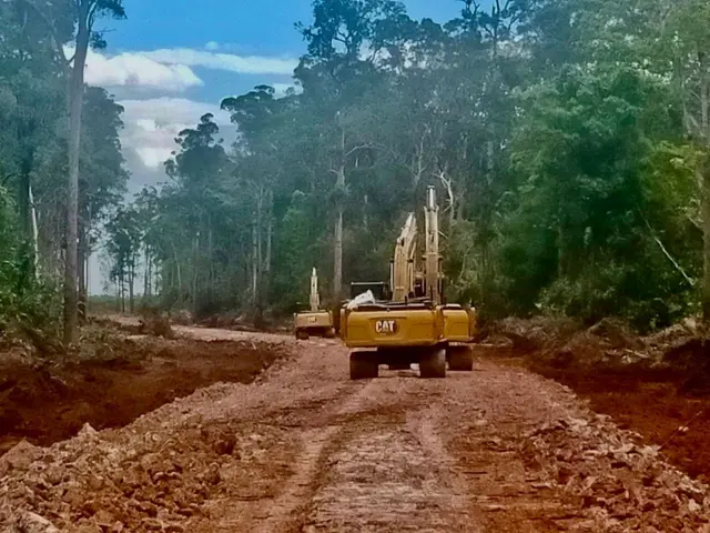 Alat berat perusahaan perkebunan tebu