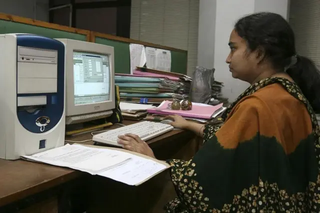 কর্মসংস্থানের ক্ষেত্রেও চ্যালেঞ্জের মুখোমুখি হতে হয় উচ্চশিক্ষা নেয়া নারী শিক্ষার্থীদের 