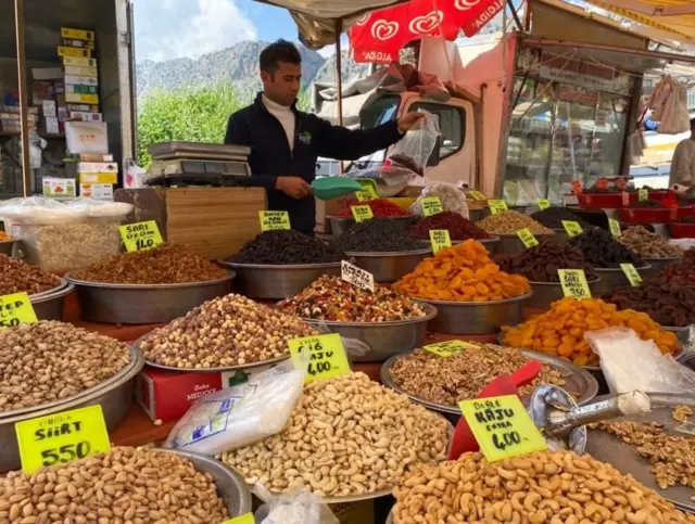 Эл баанын көтөрүлүшүнө аргасыз көнүүгө мажбур