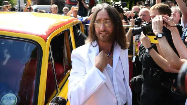 Imitadorpix bet 77John Lennon é vistopix bet 772019 durante as celebrações dos 50 anospix bet 77lançamento do álbum dos Beatles Abbey Roadpix bet 77Londres