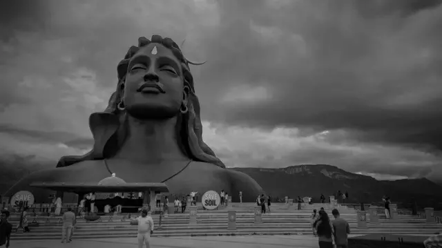 ईशा योग केंद्र: दोन मुलींच्या सुटकेसाठी बापाची याचिका, न्यायालयाच्या आदेशानंतर तपास, नेमकं काय होतंय?