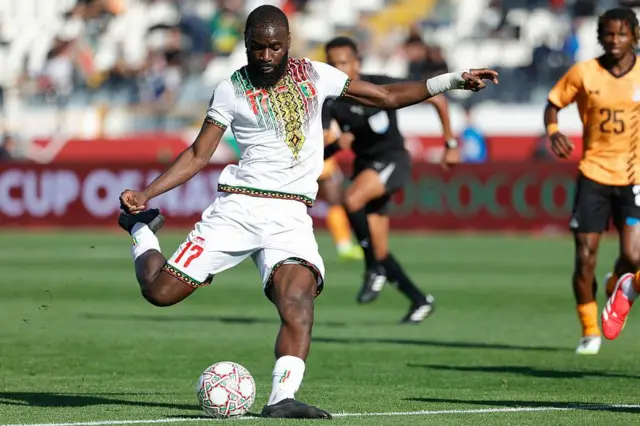 لقطة من مباراة مالي وزامبيا