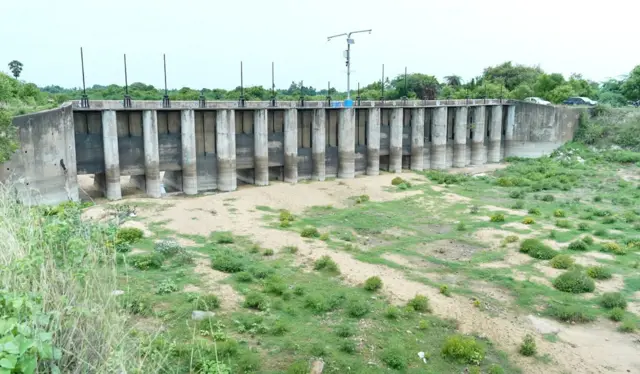 சென்னைக்கு குடிநீர் வழங்கும் கூவம்