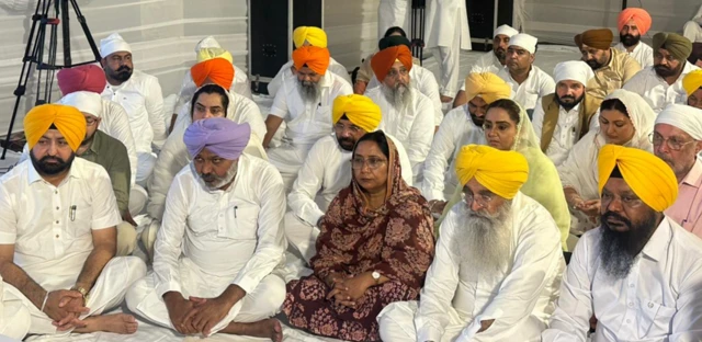 ਪੇਸ਼ੀ ਲਈ ਪਹੁੰਚੇ ਆਪ ਦੇ ਮੰਤਰੀਆਂ-ਵਿਧਾਇਕਾਂ ਦੀ ਤਸਵੀਰ