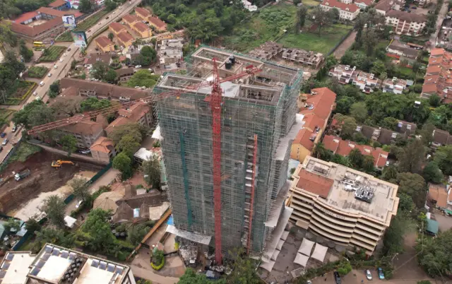 ትካል ከንኣን ካብ ዝሰርሖም ገዛውቲ