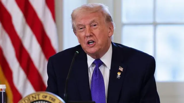 டொனால்ட் டிரம்ப்