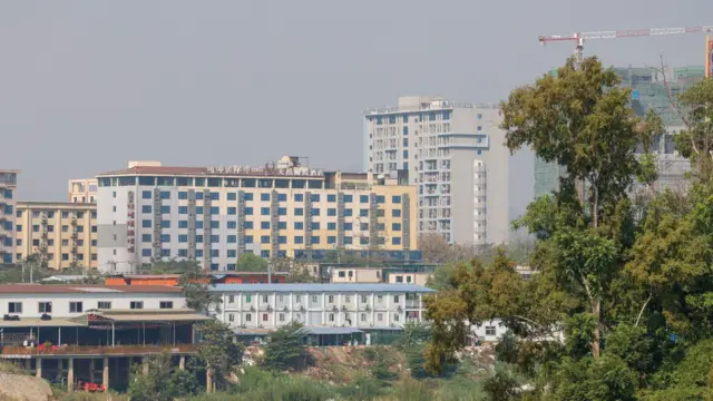 ကိုးကန့်ဒေသ နဲ့ ရှမ်းပြည်နယ်(မြောက်ပိုင်း) က ကျားဖြန့်လုပ်ငန်းတွေကို နှိမ်နင်းလိုက်တဲ့အခါ မြဝတီ ရွှေကုက္ကိုနဲ့ KK park နယ်မြေက ကျားဖြန့်ဗဟိုချက်ပြန်ဖြစ်လာပါတယ်။