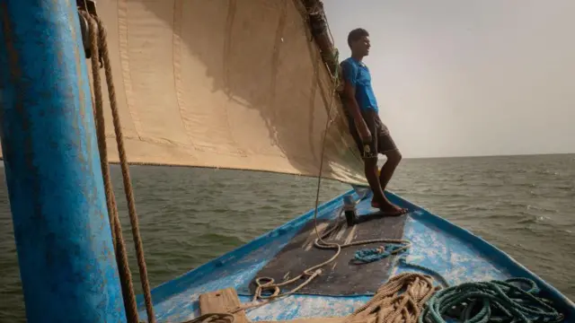 Masunci tsaye cikin kwale-kwale a Mauritania - Juma'a 19 Yuli 2024