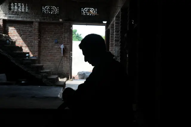 सियासी विवाद के बीच पीड़ित परिवार को इंसाफ का इंतज़ार