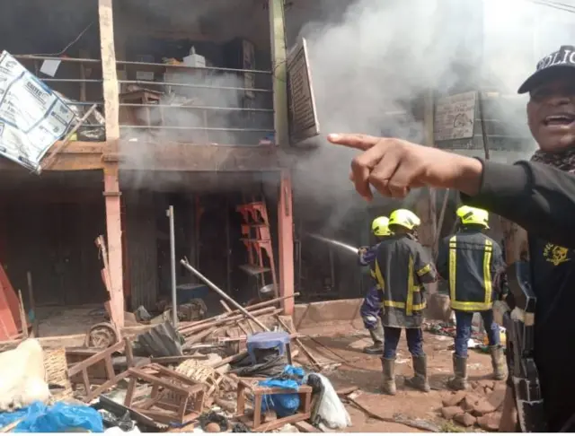 Ndị ọrụ mmenyụ ọkụ