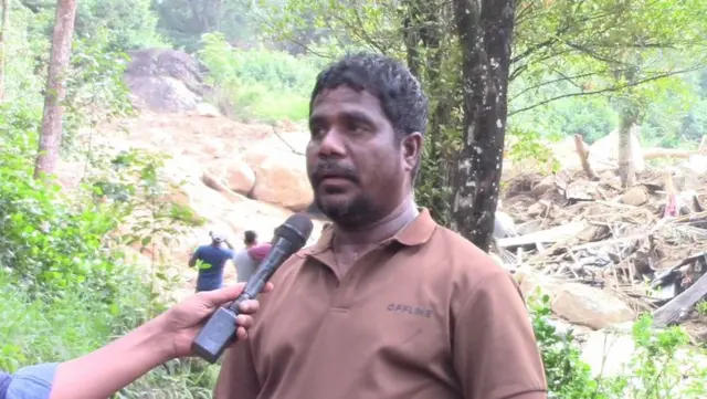 இலங்கை மண்சரிவு: சடலங்களை உறவினர்களே தேடி எடுக்கும் அவலம்