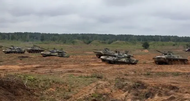 Атака бронетехніки під час навчань "Запад-2021"
