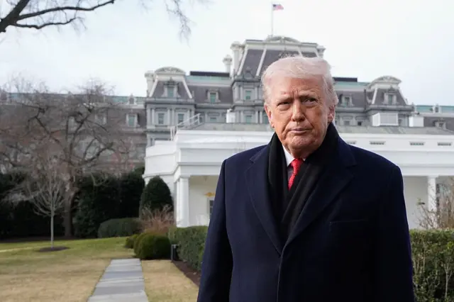 Trump en los jardines de la Casa Blanca.