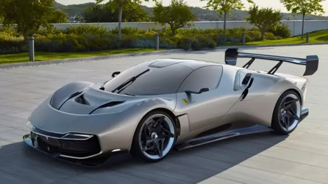 فراری KC23؛ قرار است این فراری پیش از تحویل به مشتری در موزه کارخانه نمایش داده شود