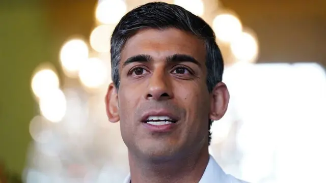 யுக்ரேனுக்கு துருப்புக்களை அனுப்பும் பிரான்ஸ் அதிபரின் கருத்துக்கு ஏன் இவ்வளவு எதிர்வினைகள்?