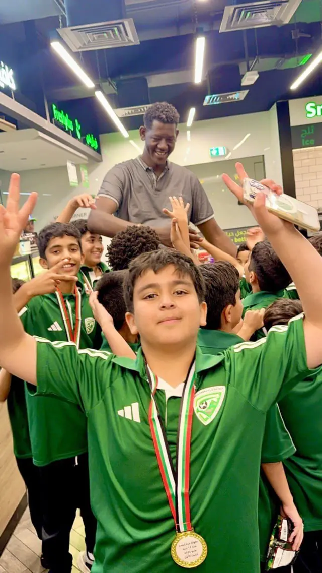 Taphattoonni Awwaluu waliin suuraa ka'an