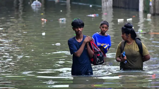 श्रीलंका में चक्रवाती तूफ़ान दित्वाह का असर