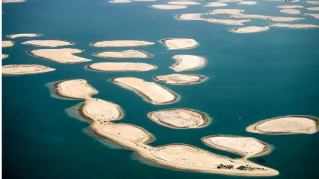 Empty islands on The World Dubai