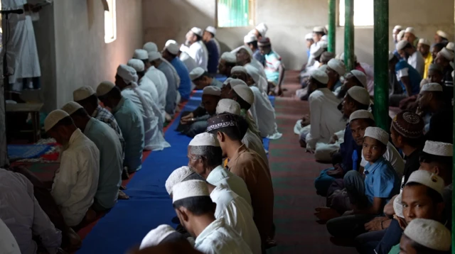 कैंप में रहे रहे रोहिंग्या