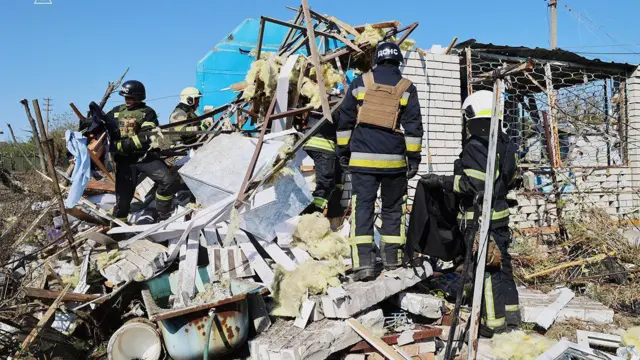 Рятувальники розбирають завали на Дніпропетровщині